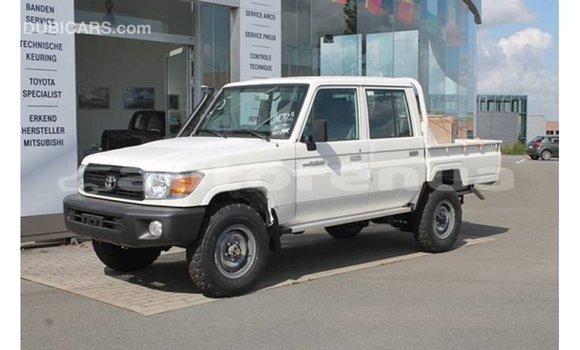 Buy Import Toyota Land Cruiser White Car in Import - Dubai in Marquesas Buy Import Toyota Land Cruiser White Car in Import - Dubai in Marquesas