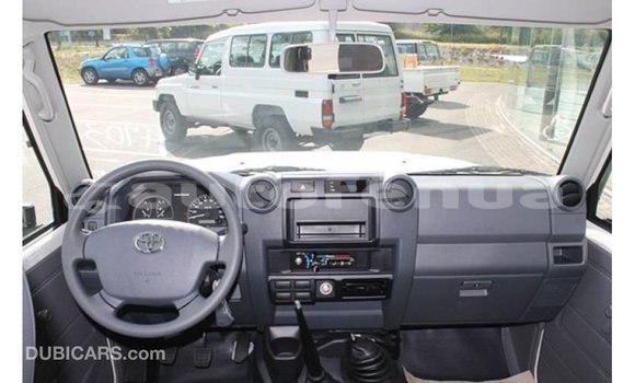 Buy Import Toyota Land Cruiser White Car in Import - Dubai in Marquesas Buy Import Toyota Land Cruiser White Car in Import - Dubai in Marquesas