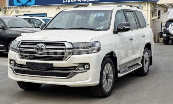 Acheter Import Voiture Toyota Land Cruiser Blanc à Import - Dubai, Marquesas Acheter Import Voiture Toyota Land Cruiser Blanc à Import - Dubai, Marquesas