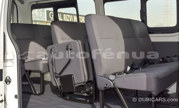 Acheter Import Voiture Toyota Hiace Blanc à Import - Dubai, Marquesas Acheter Import Voiture Toyota Hiace Blanc à Import - Dubai, Marquesas
