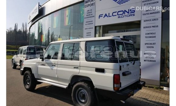 Buy Import Toyota Land Cruiser White Car in Import - Dubai in Marquesas Buy Import Toyota Land Cruiser White Car in Import - Dubai in Marquesas