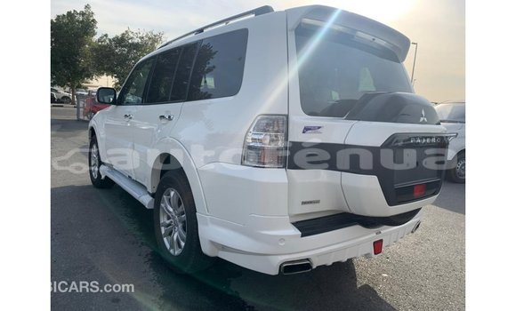 Buy Import Mitsubishi Pajero White Car in Import - Dubai in Marquesas Buy Import Mitsubishi Pajero White Car in Import - Dubai in Marquesas