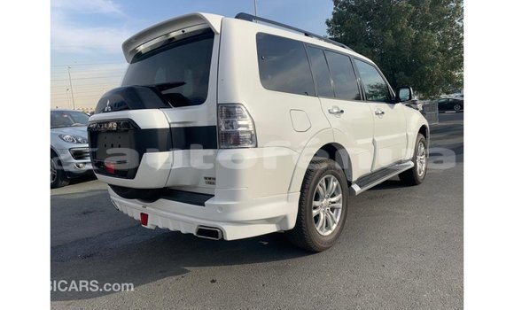Buy Import Mitsubishi Pajero White Car in Import - Dubai in Marquesas Buy Import Mitsubishi Pajero White Car in Import - Dubai in Marquesas