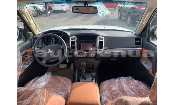 Buy Import Mitsubishi Pajero White Car in Import - Dubai in Marquesas Buy Import Mitsubishi Pajero White Car in Import - Dubai in Marquesas