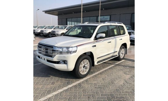 Acheter Import Voiture Toyota Land Cruiser Blanc à Import - Dubai, Marquesas Acheter Import Voiture Toyota Land Cruiser Blanc à Import - Dubai, Marquesas