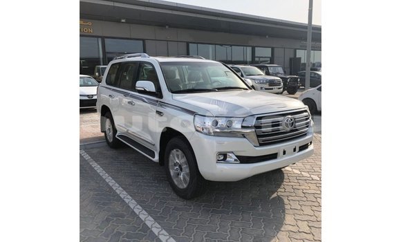 Acheter Import Voiture Toyota Land Cruiser Blanc à Import - Dubai, Marquesas Acheter Import Voiture Toyota Land Cruiser Blanc à Import - Dubai, Marquesas