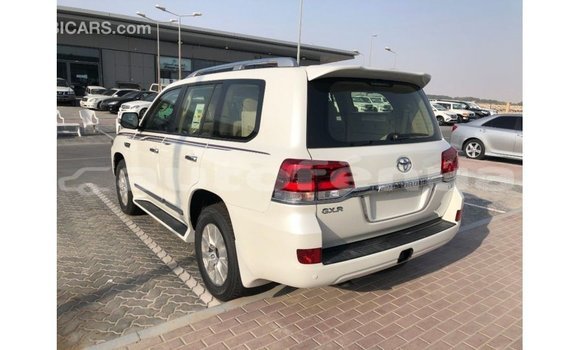 Acheter Import Voiture Toyota Land Cruiser Blanc à Import - Dubai, Marquesas Acheter Import Voiture Toyota Land Cruiser Blanc à Import - Dubai, Marquesas