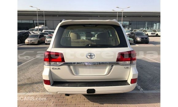Acheter Import Voiture Toyota Land Cruiser Blanc à Import - Dubai, Marquesas Acheter Import Voiture Toyota Land Cruiser Blanc à Import - Dubai, Marquesas