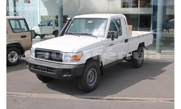Buy Import Toyota Land Cruiser White Car in Import - Dubai in Marquesas Buy Import Toyota Land Cruiser White Car in Import - Dubai in Marquesas