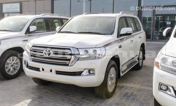 Acheter Import Voiture Toyota Land Cruiser Blanc à Import - Dubai, Marquesas Acheter Import Voiture Toyota Land Cruiser Blanc à Import - Dubai, Marquesas