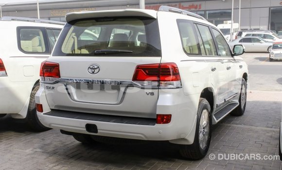 Acheter Import Voiture Toyota Land Cruiser Blanc à Import - Dubai, Marquesas Acheter Import Voiture Toyota Land Cruiser Blanc à Import - Dubai, Marquesas