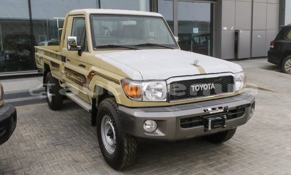Acheter Import Voiture Toyota Land Cruiser Beige à Import - Dubai, Marquesas Acheter Import Voiture Toyota Land Cruiser Beige à Import - Dubai, Marquesas