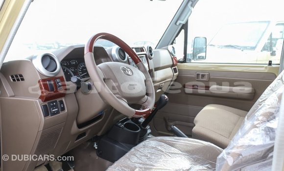 Acheter Import Voiture Toyota Land Cruiser Beige à Import - Dubai, Marquesas Acheter Import Voiture Toyota Land Cruiser Beige à Import - Dubai, Marquesas