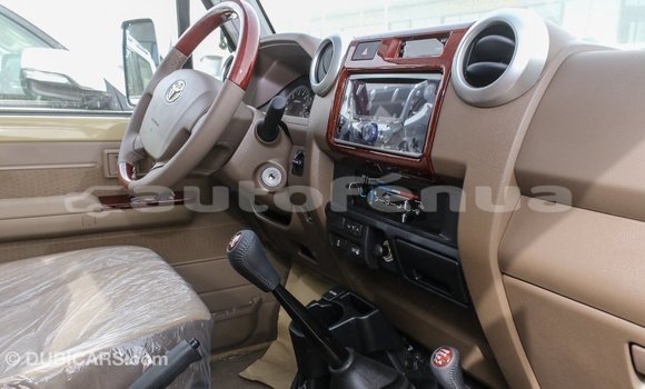 Acheter Import Voiture Toyota Land Cruiser Beige à Import - Dubai, Marquesas Acheter Import Voiture Toyota Land Cruiser Beige à Import - Dubai, Marquesas