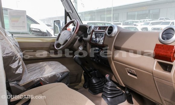 Acheter Import Voiture Toyota Land Cruiser Beige à Import - Dubai, Marquesas Acheter Import Voiture Toyota Land Cruiser Beige à Import - Dubai, Marquesas