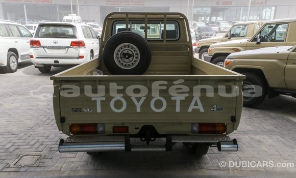 Acheter Import Voiture Toyota Land Cruiser Beige à Import - Dubai, Marquesas Acheter Import Voiture Toyota Land Cruiser Beige à Import - Dubai, Marquesas