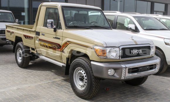 Acheter Import Voiture Toyota Land Cruiser Beige à Import - Dubai, Marquesas Acheter Import Voiture Toyota Land Cruiser Beige à Import - Dubai, Marquesas