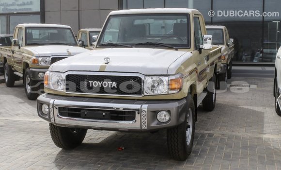 Acheter Import Voiture Toyota Land Cruiser Beige à Import - Dubai, Marquesas Acheter Import Voiture Toyota Land Cruiser Beige à Import - Dubai, Marquesas