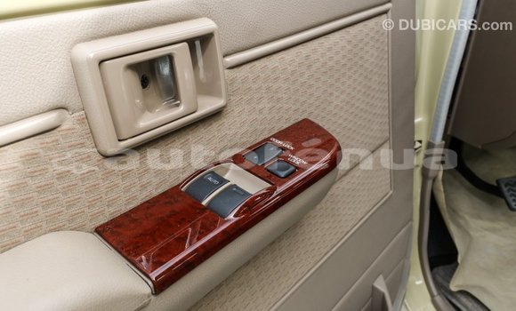 Acheter Import Voiture Toyota Land Cruiser Beige à Import - Dubai, Marquesas Acheter Import Voiture Toyota Land Cruiser Beige à Import - Dubai, Marquesas