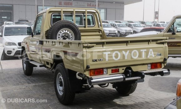 Acheter Import Voiture Toyota Land Cruiser Beige à Import - Dubai, Marquesas Acheter Import Voiture Toyota Land Cruiser Beige à Import - Dubai, Marquesas