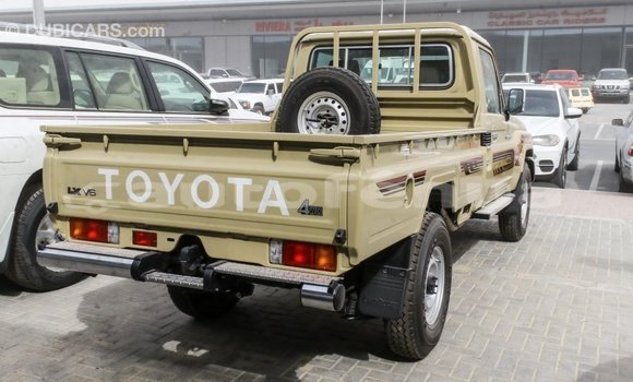 Acheter Import Voiture Toyota Land Cruiser Beige à Import - Dubai, Marquesas Acheter Import Voiture Toyota Land Cruiser Beige à Import - Dubai, Marquesas