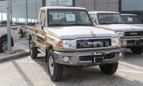Acheter Import Voiture Toyota Land Cruiser Beige à Import - Dubai, Marquesas Acheter Import Voiture Toyota Land Cruiser Beige à Import - Dubai, Marquesas