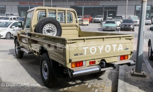 Acheter Import Voiture Toyota Land Cruiser Beige à Import - Dubai, Marquesas Acheter Import Voiture Toyota Land Cruiser Beige à Import - Dubai, Marquesas