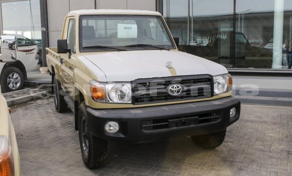 Acheter Import Voiture Toyota Land Cruiser Beige à Import - Dubai, Marquesas Acheter Import Voiture Toyota Land Cruiser Beige à Import - Dubai, Marquesas