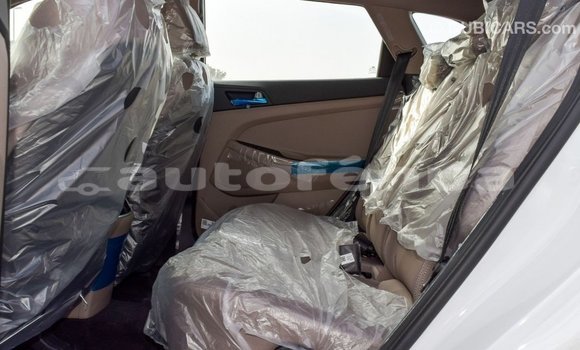 Acheter Import Voiture Hyundai Tucson Blanc à Import - Dubai, Marquesas Acheter Import Voiture Hyundai Tucson Blanc à Import - Dubai, Marquesas