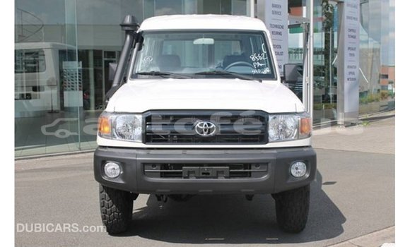 Buy Import Toyota Land Cruiser White Car in Import - Dubai in Marquesas Buy Import Toyota Land Cruiser White Car in Import - Dubai in Marquesas
