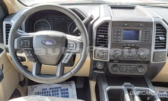 Acheter Import Voiture Ford Club Wagon Rouge à Import - Dubai, Marquesas Acheter Import Voiture Ford Club Wagon Rouge à Import - Dubai, Marquesas