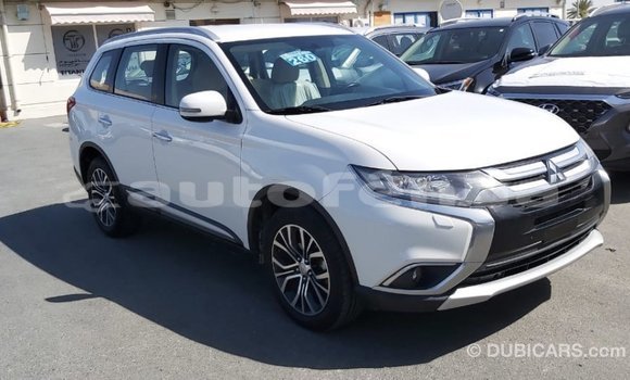Acheter Import Voiture Mitsubishi Outlander Blanc à Import - Dubai, Marquesas Acheter Import Voiture Mitsubishi Outlander Blanc à Import - Dubai, Marquesas