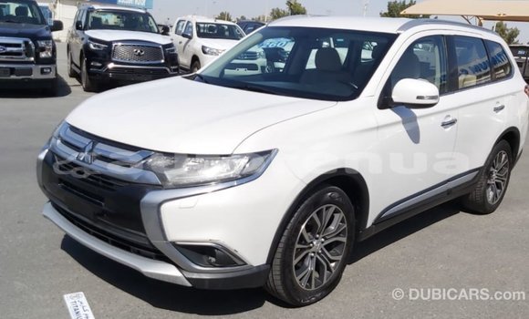 Acheter Import Voiture Mitsubishi Outlander Blanc à Import - Dubai, Marquesas Acheter Import Voiture Mitsubishi Outlander Blanc à Import - Dubai, Marquesas