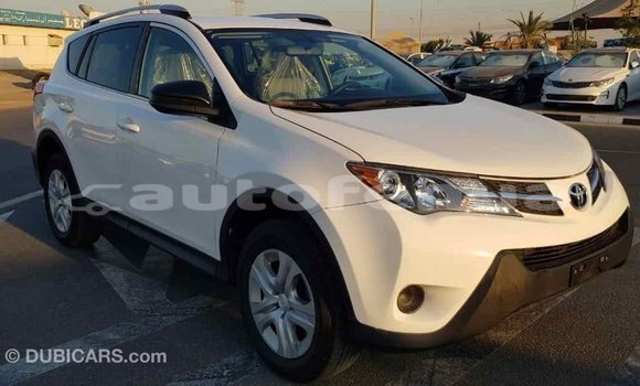 Acheter Import Voiture Toyota RAV4 Blanc à Import - Dubai, Marquesas Acheter Import Voiture Toyota RAV4 Blanc à Import - Dubai, Marquesas