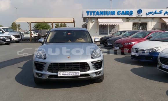 Acheter Import Voiture Porsche Macan Autre à Import - Dubai, Marquesas