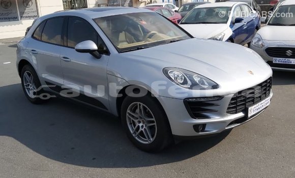 Acheter Import Voiture Porsche Macan Autre à Import - Dubai, Marquesas Acheter Import Voiture Porsche Macan Autre à Import - Dubai, Marquesas
