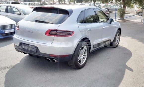 Acheter Import Voiture Porsche Macan Autre à Import - Dubai, Marquesas Acheter Import Voiture Porsche Macan Autre à Import - Dubai, Marquesas