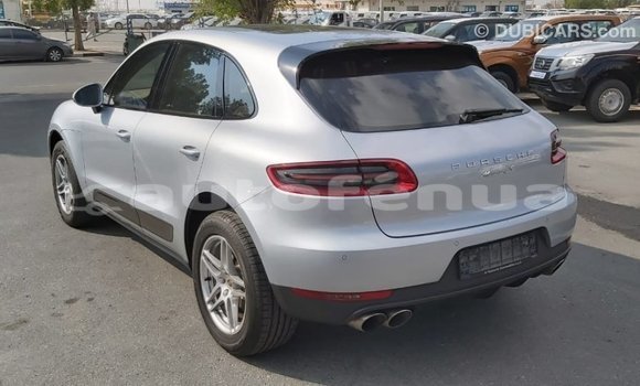 Acheter Import Voiture Porsche Macan Autre à Import - Dubai, Marquesas Acheter Import Voiture Porsche Macan Autre à Import - Dubai, Marquesas