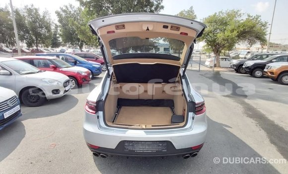 Acheter Import Voiture Porsche Macan Autre à Import - Dubai, Marquesas Acheter Import Voiture Porsche Macan Autre à Import - Dubai, Marquesas