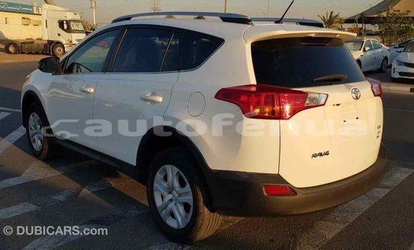 Acheter Import Voiture Toyota RAV4 Blanc à Import - Dubai, Marquesas Acheter Import Voiture Toyota RAV4 Blanc à Import - Dubai, Marquesas