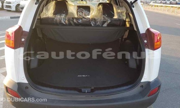 Acheter Import Voiture Toyota RAV4 Blanc à Import - Dubai, Marquesas Acheter Import Voiture Toyota RAV4 Blanc à Import - Dubai, Marquesas