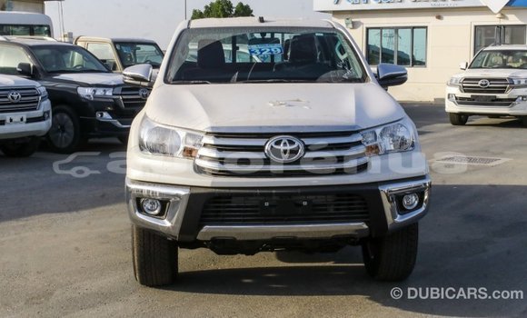 Acheter Import Voiture Toyota Hilux Blanc à Import - Dubai, Marquesas Acheter Import Voiture Toyota Hilux Blanc à Import - Dubai, Marquesas