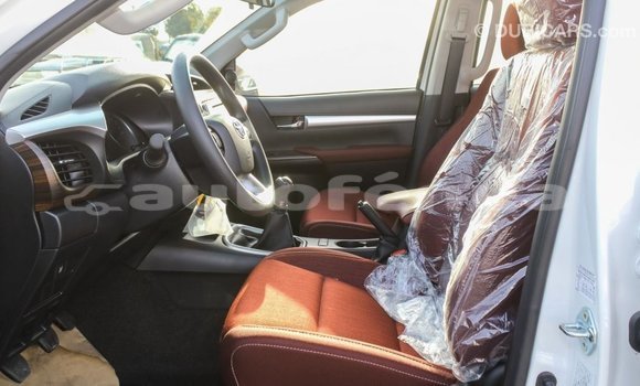 Acheter Import Voiture Toyota Hilux Blanc à Import - Dubai, Marquesas Acheter Import Voiture Toyota Hilux Blanc à Import - Dubai, Marquesas