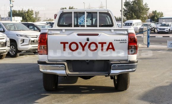 Acheter Import Voiture Toyota Hilux Blanc à Import - Dubai, Marquesas Acheter Import Voiture Toyota Hilux Blanc à Import - Dubai, Marquesas