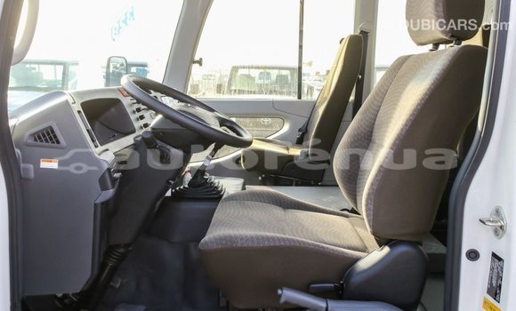 Acheter Import Voiture Toyota Coaster Blanc à Import - Dubai, Marquesas Acheter Import Voiture Toyota Coaster Blanc à Import - Dubai, Marquesas