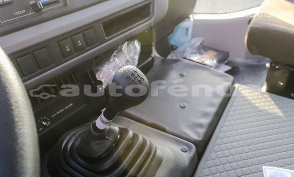 Acheter Import Voiture Toyota Coaster Blanc à Import - Dubai, Marquesas Acheter Import Voiture Toyota Coaster Blanc à Import - Dubai, Marquesas