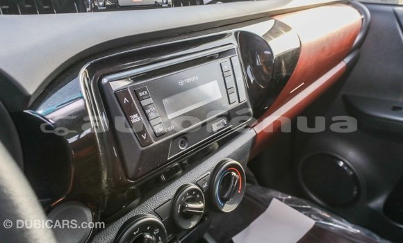 Acheter Import Voiture Toyota Hilux Blanc à Import - Dubai, Marquesas Acheter Import Voiture Toyota Hilux Blanc à Import - Dubai, Marquesas