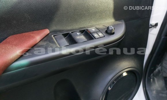 Acheter Import Voiture Toyota Hilux Blanc à Import - Dubai, Marquesas Acheter Import Voiture Toyota Hilux Blanc à Import - Dubai, Marquesas