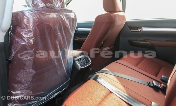 Acheter Import Voiture Toyota Hilux Blanc à Import - Dubai, Marquesas Acheter Import Voiture Toyota Hilux Blanc à Import - Dubai, Marquesas