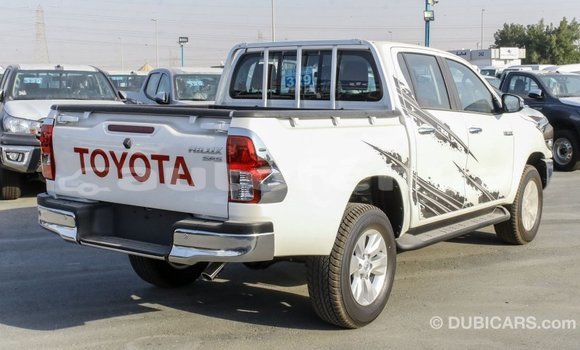 Acheter Import Voiture Toyota Hilux Blanc à Import - Dubai, Marquesas Acheter Import Voiture Toyota Hilux Blanc à Import - Dubai, Marquesas